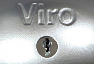 La piastrina anti trapano che protegge la serratura di "Viro Van Lock"