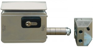 La serratura Viro V09 è la prima serratura elettrica espressamente studiata per i cancelli scorrevoli. 