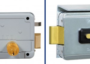 A sinistra nella foto lo scrocco e l'espulsore di una normale serratura elettrica, a destra il particolare catenaccio rotante Viro.